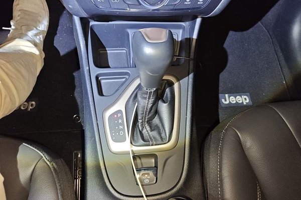 Jeep Cherokee 2016, 29000 км, за 7678 USD - фото 13