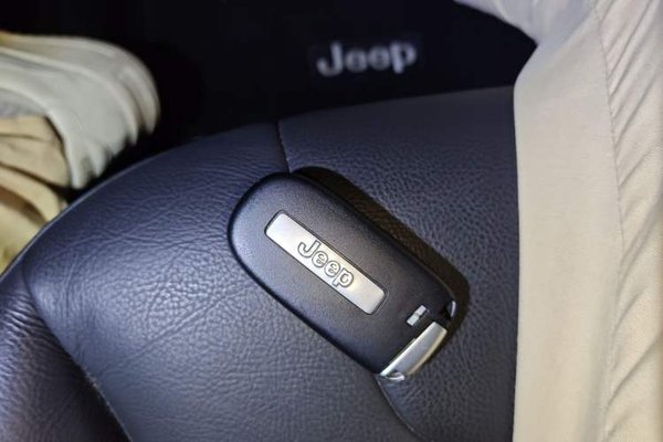 Jeep Cherokee 2016, 29000 км, за 7678 USD - фото 17