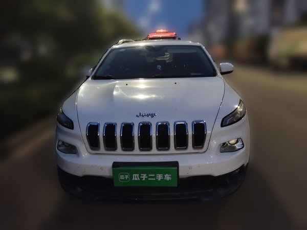 Jeep Cherokee 2016, 64600 км, за 6069 USD