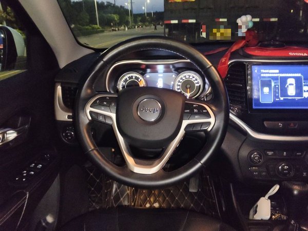 Jeep Cherokee 2016, 64600 км, за 6069 USD - фото 13