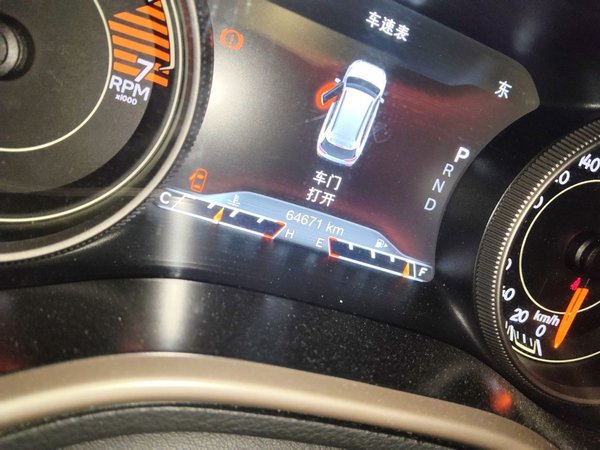 Jeep Cherokee 2016, 64600 км, за 6069 USD - фото 15