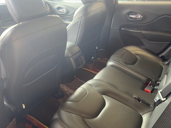 Jeep Cherokee 2016, 116200 км, за 7629 USD - фото 9