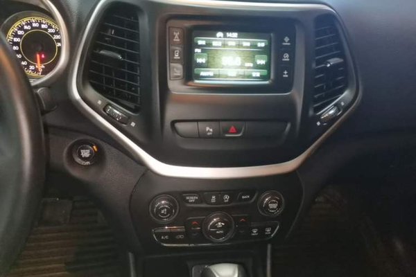 Jeep Cherokee 2016, 117800 км, за 6609 USD - фото 23