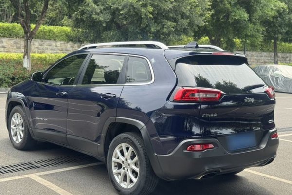 Jeep Cherokee 2016, 117800 км, за 6609 USD - фото 12