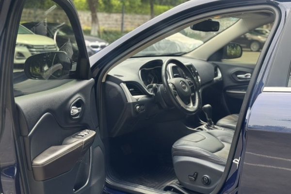 Jeep Cherokee 2016, 117800 км, за 6609 USD - фото 16