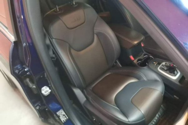 Jeep Cherokee 2016, 117800 км, за 6609 USD - фото 30
