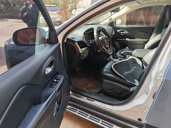 Jeep Cherokee 2016, 70000 км, за 6632 USD - фото 17