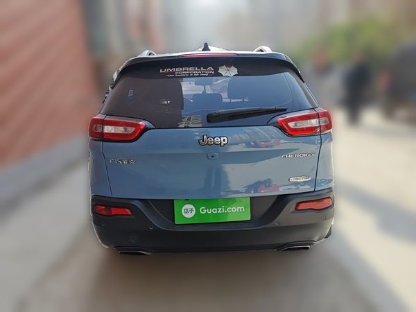 Jeep Cherokee 2016, 70000 км, за 6632 USD