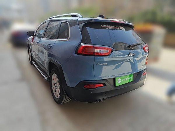 Jeep Cherokee 2016, 70000 км, за 6632 USD