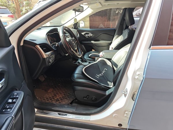 Jeep Cherokee 2016, 70000 км, за 6632 USD - фото 16