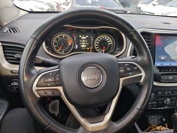 Jeep Cherokee 2016, 93000 км, за 6027 USD - фото 14