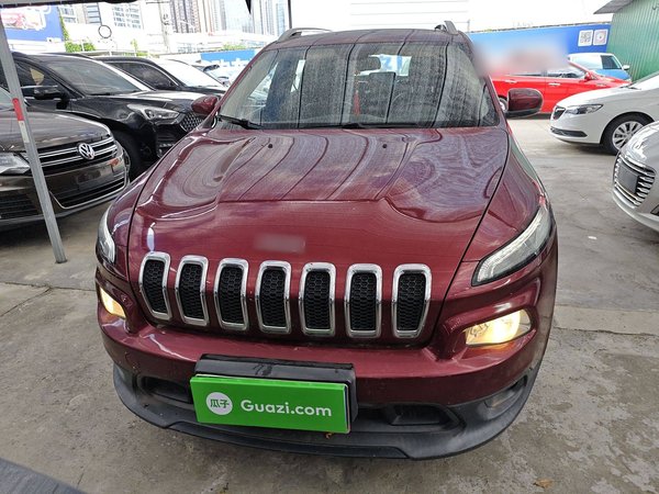 Cherokee 2016 2.4L Leading Edition, 2016 года