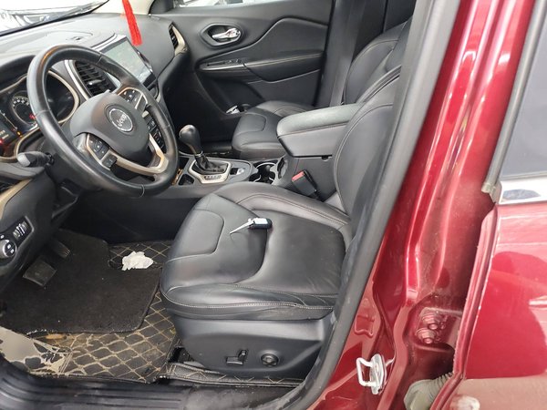 Jeep Cherokee 2016, 93000 км, за 6027 USD - фото 18