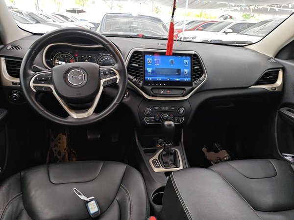 Jeep Cherokee 2016, 93000 км, за 6027 USD - фото 13