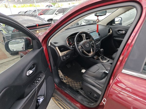 Jeep Cherokee 2016, 93000 км, за 6027 USD - фото 19