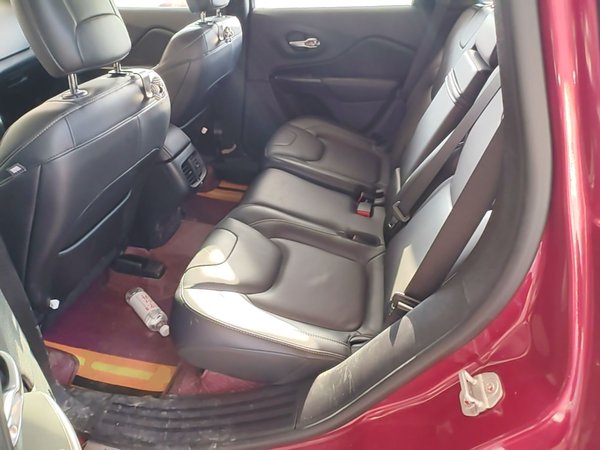 Jeep Cherokee 2016, 98800 км, за 7981 USD - фото 20