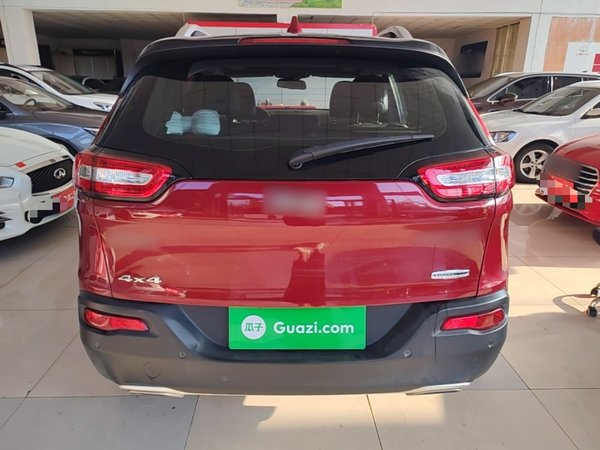 Jeep Cherokee 2016, 98800 км, за 7981 USD