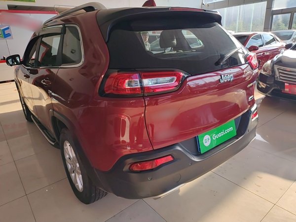 Jeep Cherokee 2016, 98800 км, за 7981 USD