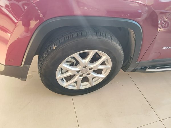Jeep Cherokee 2016, 98800 км, за 7981 USD - фото 8