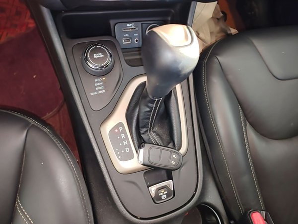 Jeep Cherokee 2016, 98800 км, за 7981 USD - фото 17