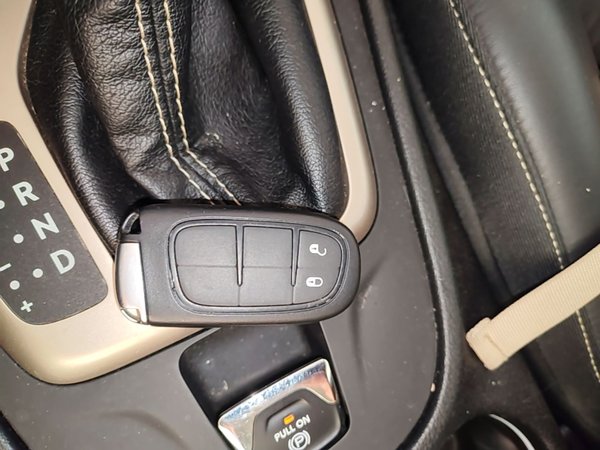 Jeep Cherokee 2016, 98800 км, за 7981 USD - фото 12