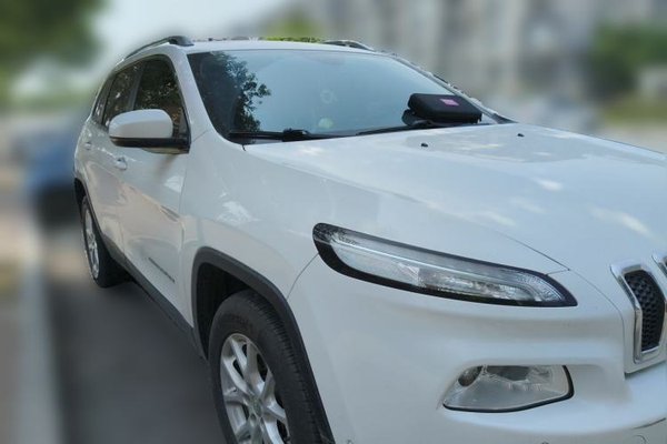 Jeep Cherokee 2016, 52600 км, за 6538 USD