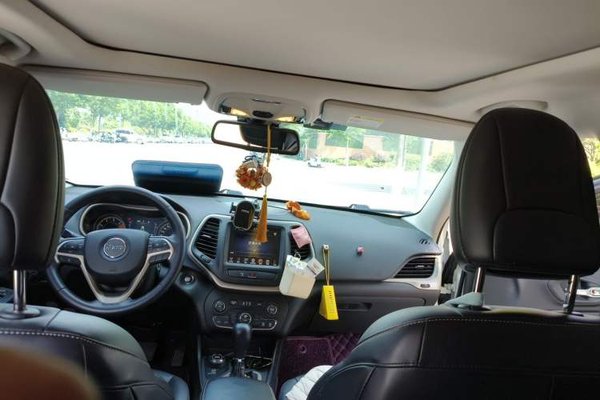 Jeep Cherokee 2016, 52600 км, за 6538 USD - фото 19