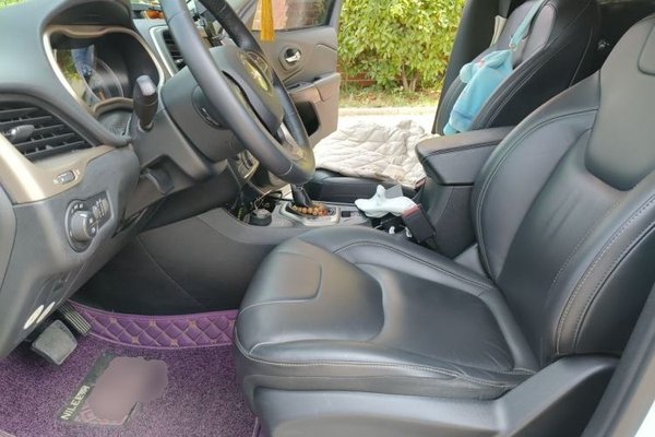 Jeep Cherokee 2016, 52600 км, за 6538 USD - фото 16