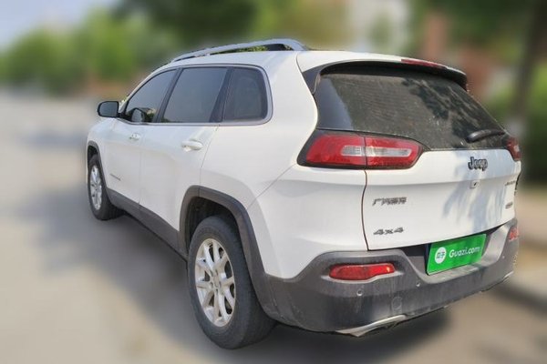Jeep Cherokee 2016, 52600 км, за 6538 USD