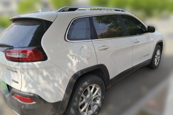 Jeep Cherokee 2016, 52600 км, за 6538 USD - фото 6