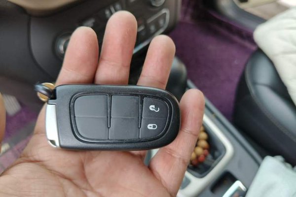Jeep Cherokee 2016, 52600 км, за 6538 USD - фото 9