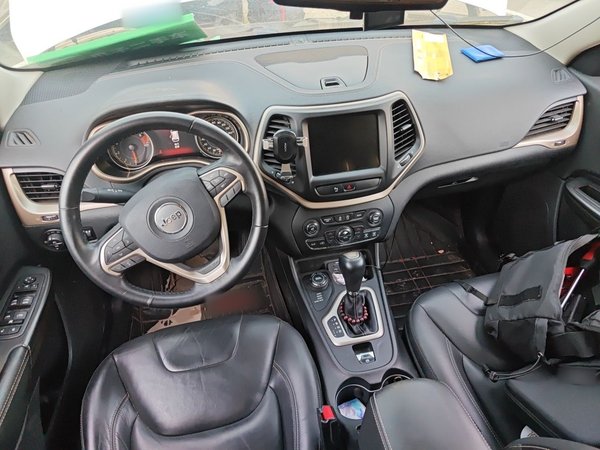 Jeep Cherokee 2016, 71400 км, за 6083 USD - фото 10