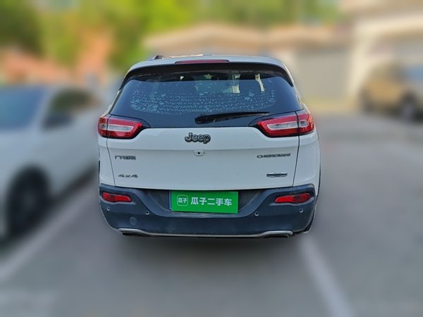 Jeep Cherokee 2016, 71400 км, за 6083 USD