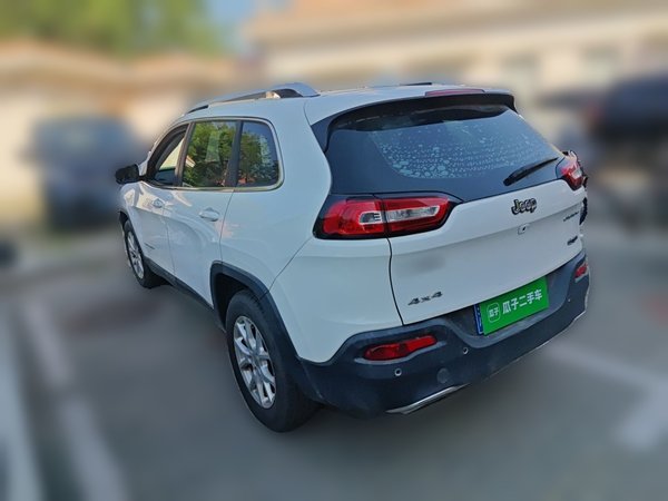 Jeep Cherokee 2016, 71400 км, за 6083 USD