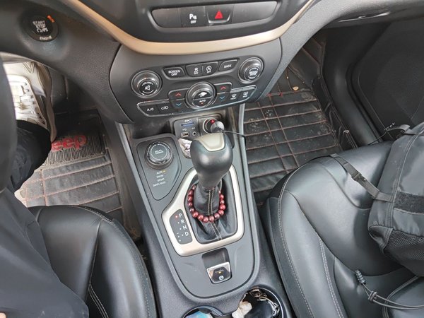 Jeep Cherokee 2016, 71400 км, за 6083 USD - фото 15