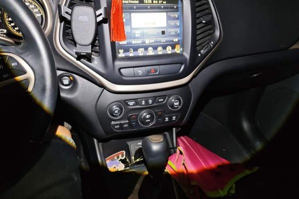 Jeep Cherokee 2017, 42200 км, за 5618 USD - фото 13