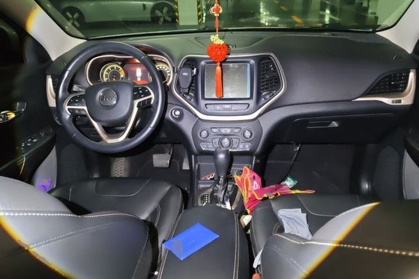Jeep Cherokee 2017, 42200 км, за 5618 USD - фото 9