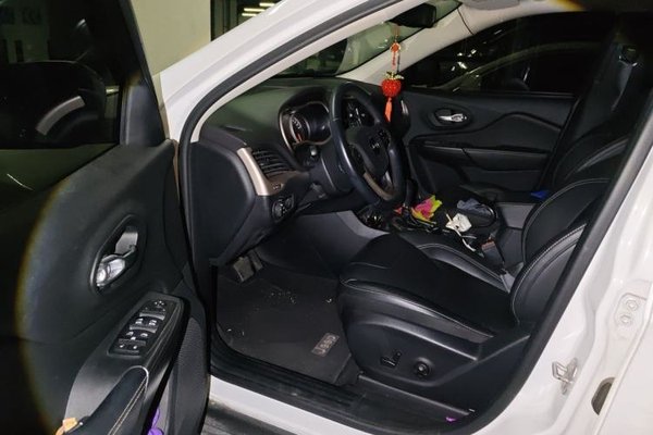 Jeep Cherokee 2017, 42200 км, за 5618 USD - фото 16