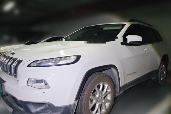 Jeep Cherokee · 2017 год