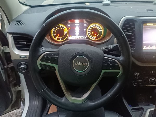 Jeep Cherokee 2017, 73400 км, за 7855 USD - фото 14