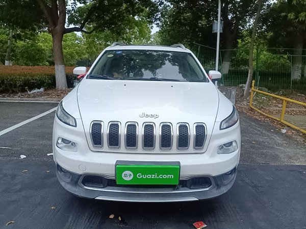Jeep Cherokee 2017, 73400 км, за 7855 USD