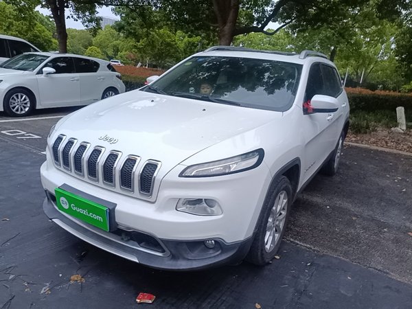 Jeep Cherokee · 2017 год