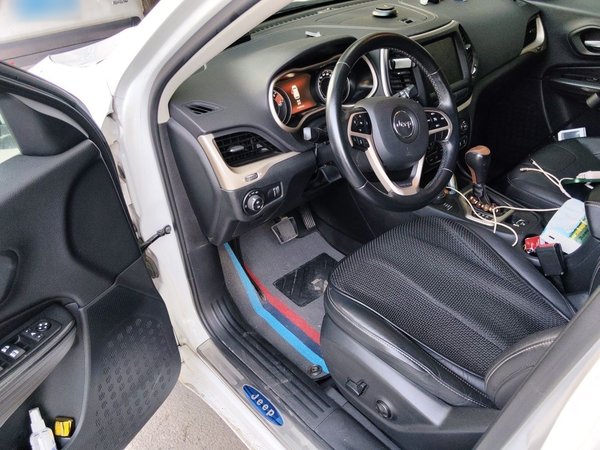 Jeep Cherokee 2017, 110200 км, за 7544 USD - фото 10