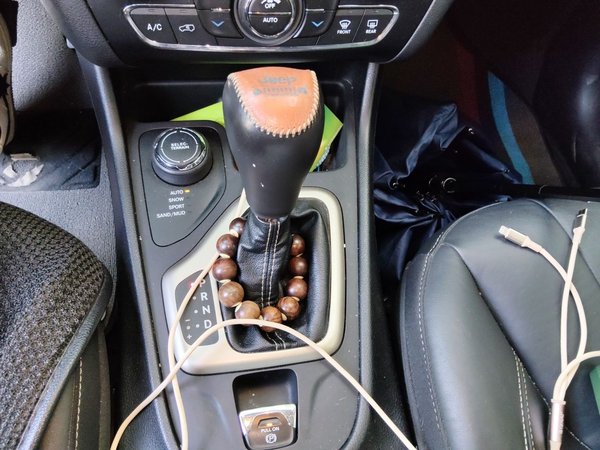 Jeep Cherokee 2017, 110200 км, за 7544 USD - фото 11