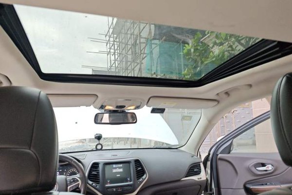 Jeep Cherokee 2017, 132000 км, за 7893 USD - фото 16