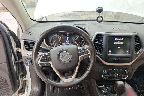 Jeep Cherokee 2017, 132000 км, за 7893 USD - фото 8