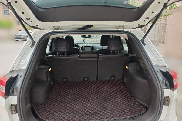 Jeep Cherokee 2017, 132000 км, за 7893 USD - фото 17