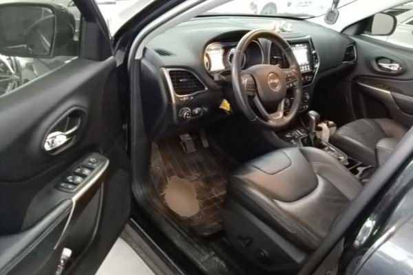 Jeep Cherokee 2019, 58400 км, за 10302 USD - фото 19