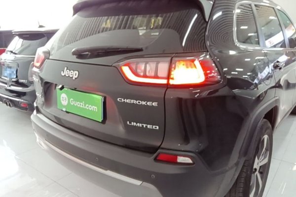 Jeep Cherokee 2019, 58400 км, за 10302 USD