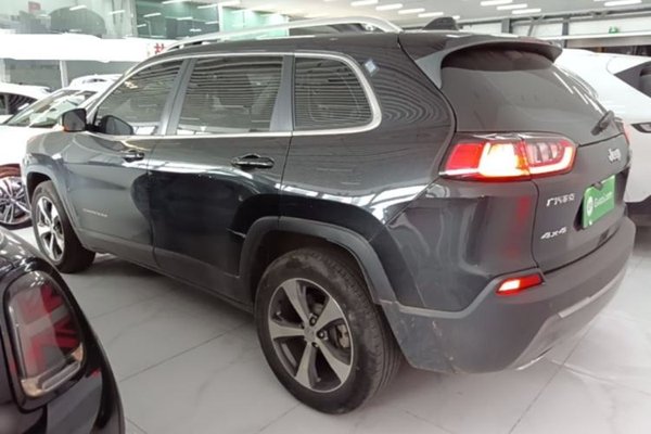 Jeep Cherokee 2019, 58400 км, за 10302 USD